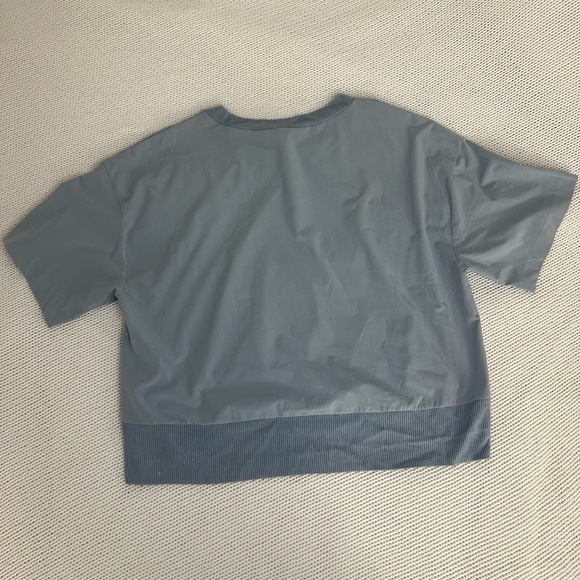 Athleta Ice Blue Zephyr Crop Tee Size M - Picture 10 of 13